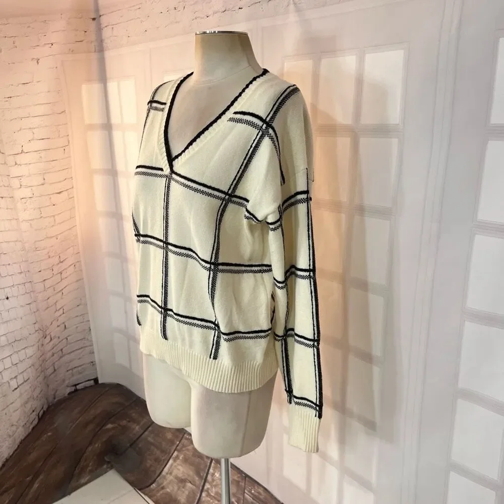 Moth Anthropologie Black White Windowpane Plaid V-Neck Sweater Size Medium